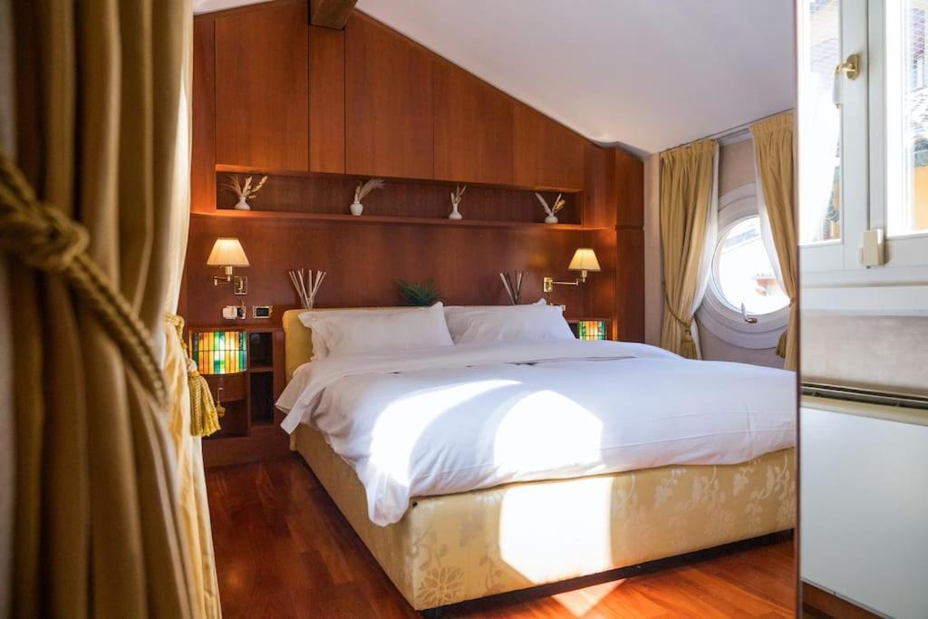 Carbonesi Luxury - Centro Storico Appartement Bologna Buitenkant foto
