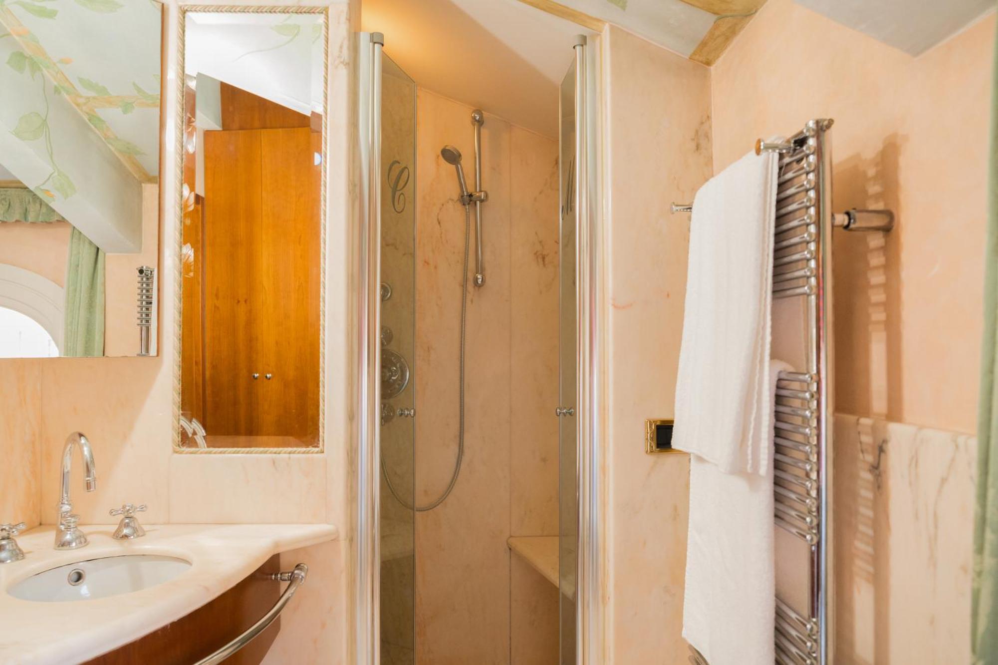 Carbonesi Luxury - Centro Storico Appartement Bologna Buitenkant foto